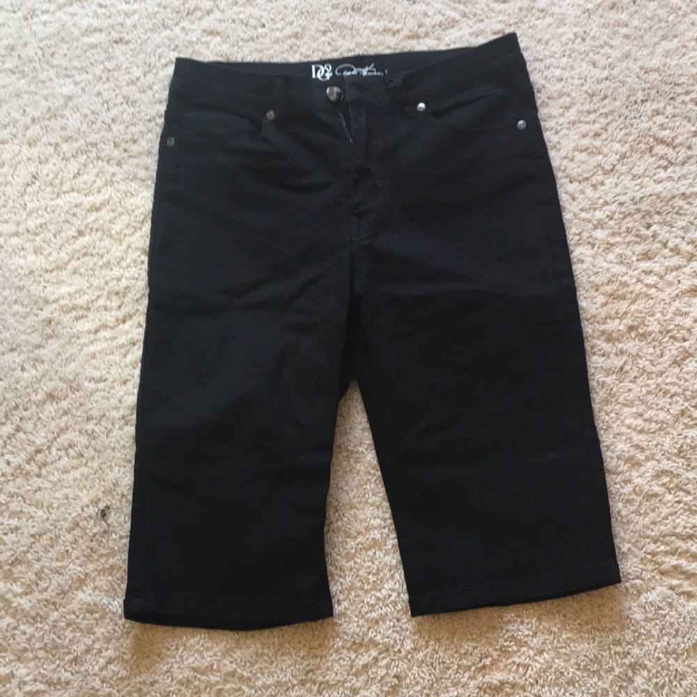 Black jean capris
